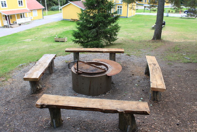 Eldplats vid Tveta friluftsgård