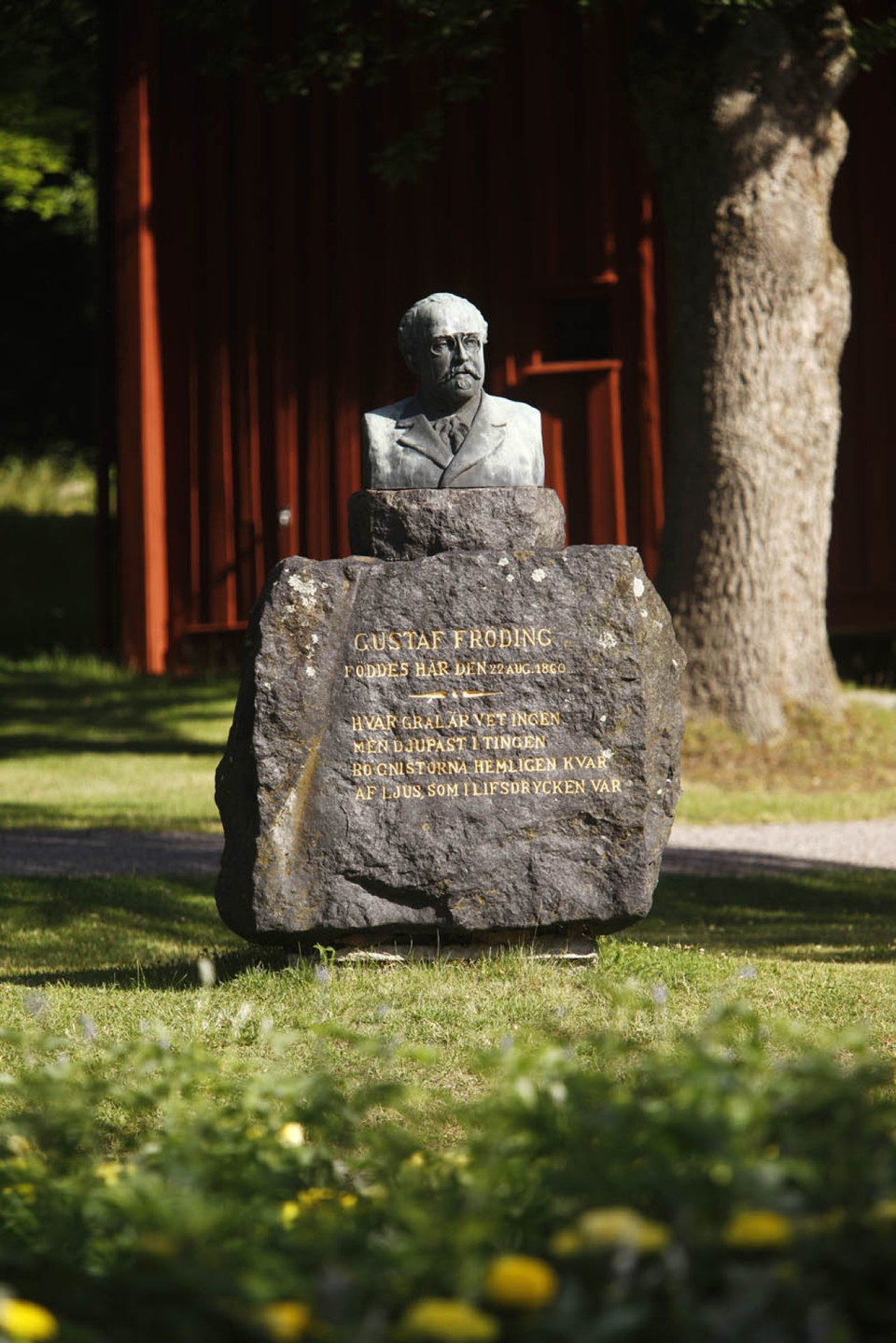 Frödingbysten Alsters herrgård