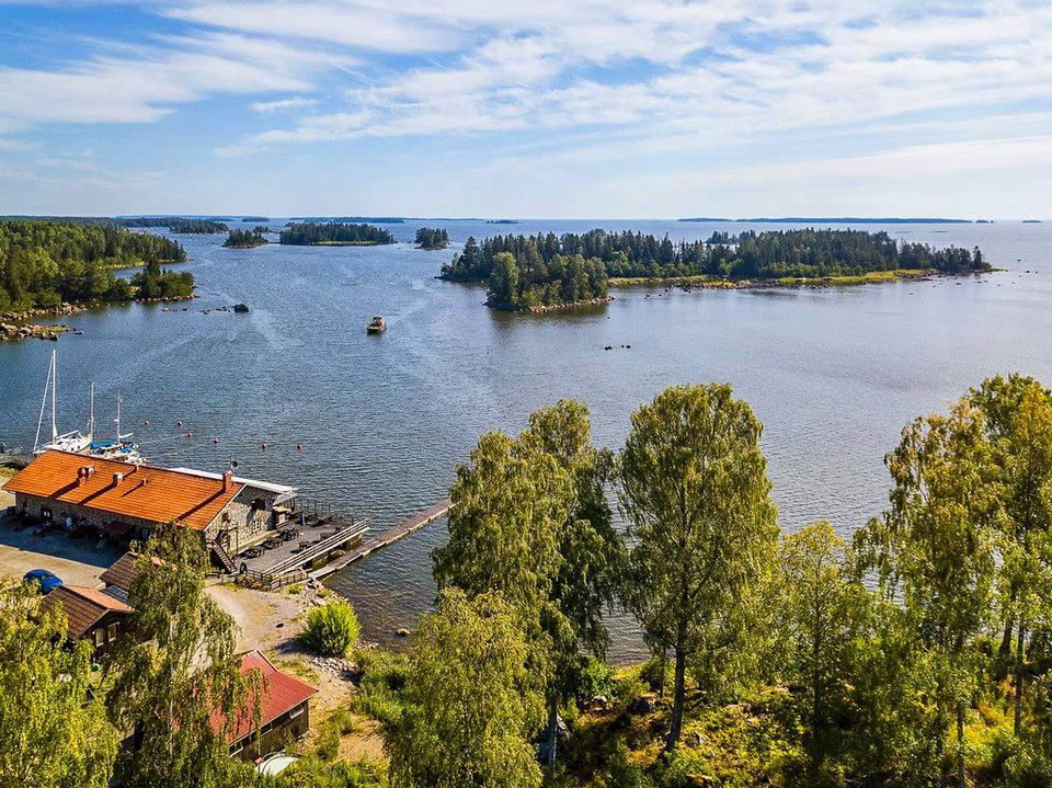 Axmar bruk havet och bryggan