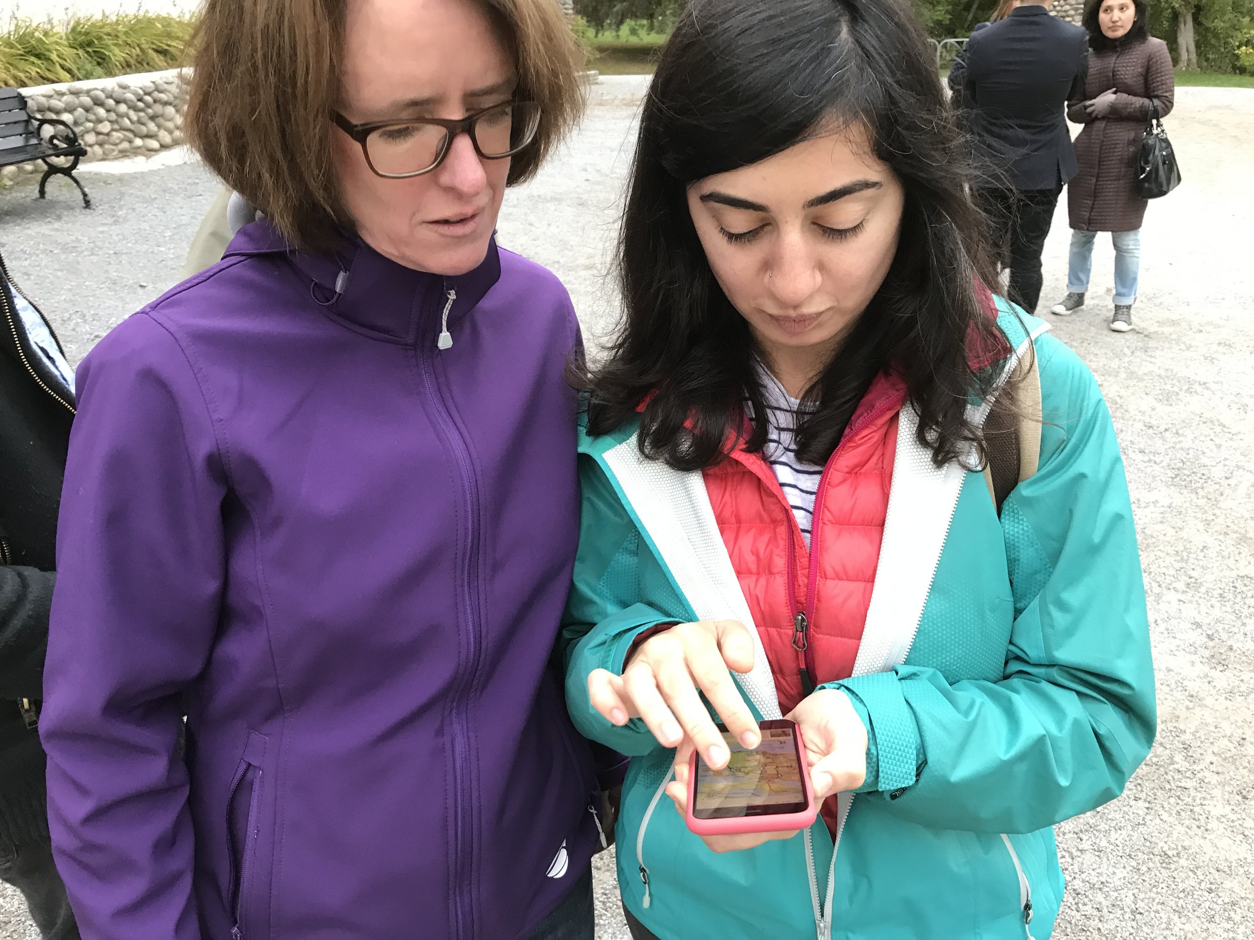 Telia hjälper nyanlända ut i naturen med Naturkartans app