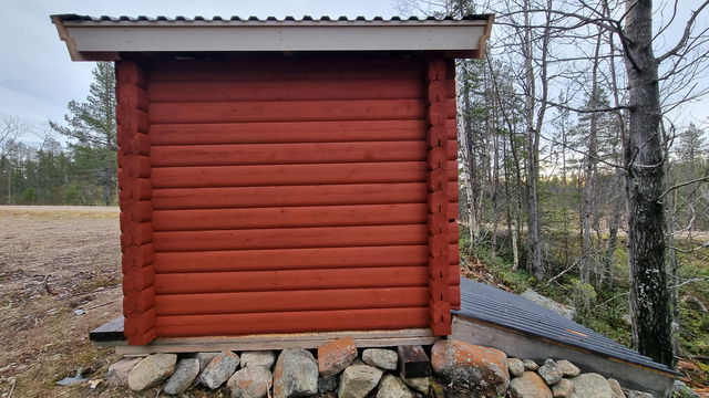Latrine Låjssa, near parking spot