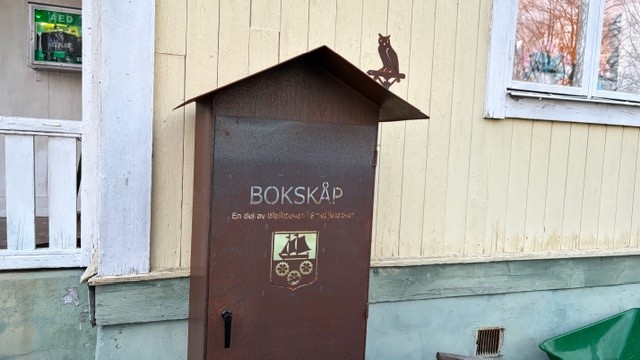 Bokskåp