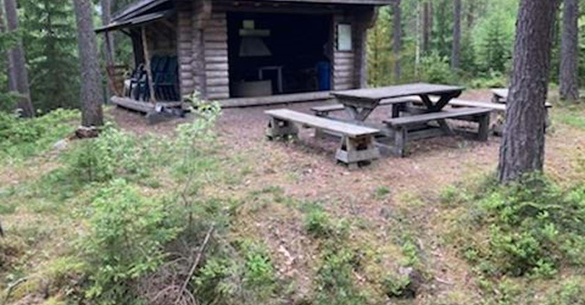 Järplången, grillplats under tak