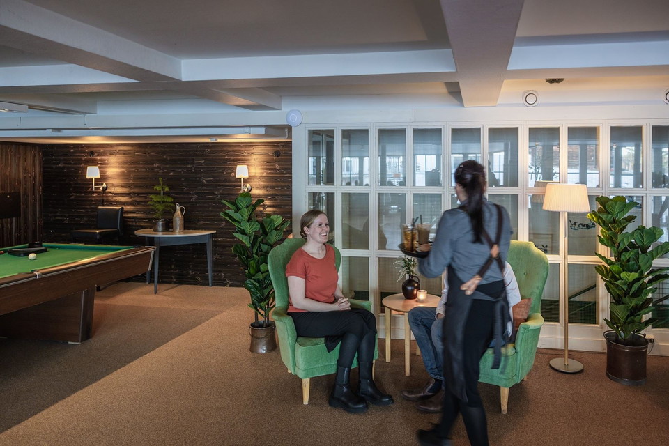 Gyllene-Hornet-salongen.