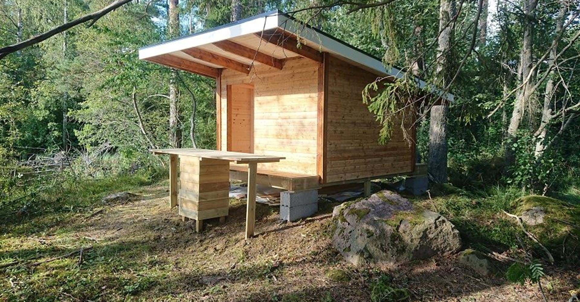 Trehörningen, vindskydd