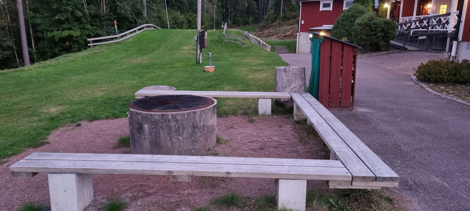 Rastplats vid Boxholms skidstadion.