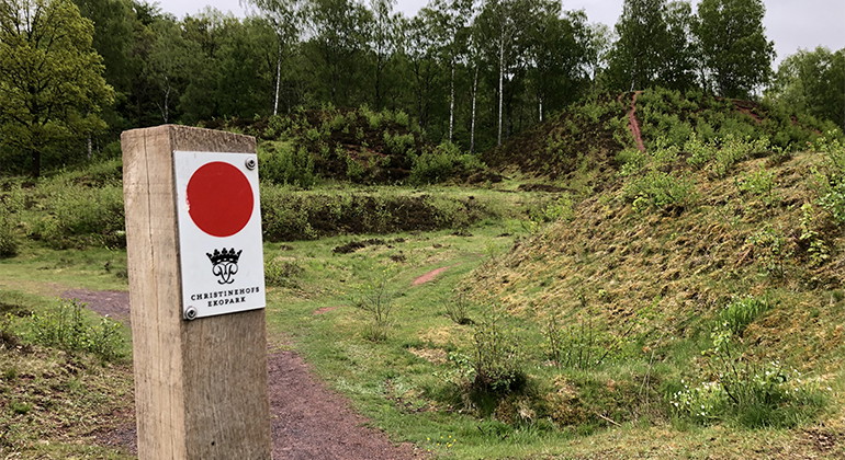 Slagghögar i före detta alunbruket.