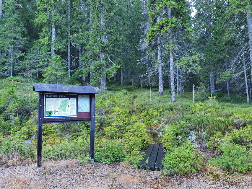 Infoskylt vid entrén till Dunderns naturreservat