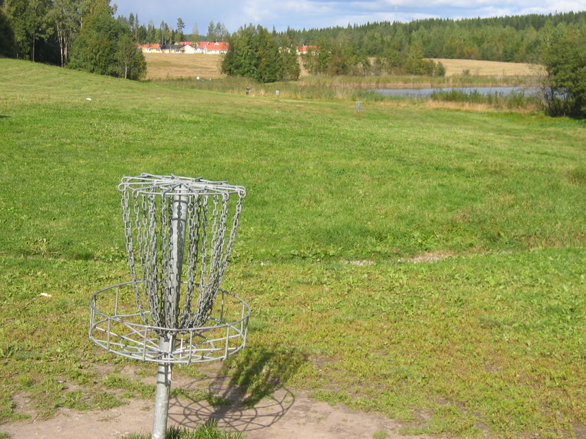 Ett av hålen på discgolfbanan