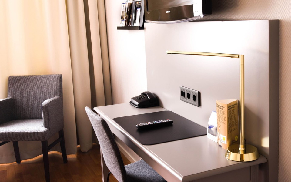 grandhotelelektra-skrivbord