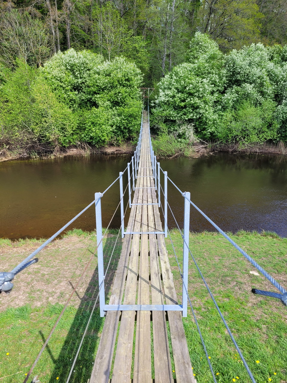 Tomarps ene, hängbro
