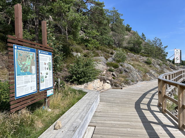 Entré tollare kaj öst