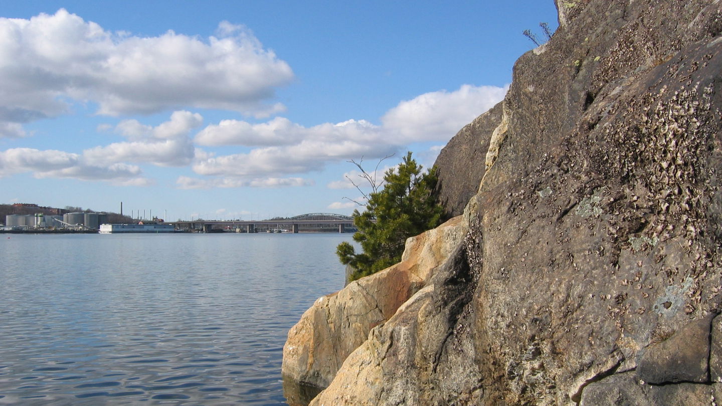 Klippstrand vid Lilla Värtan. Foto Lidingö stad