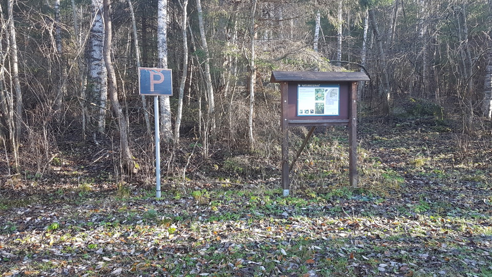 Information om reservatet finns vid parkeringen.