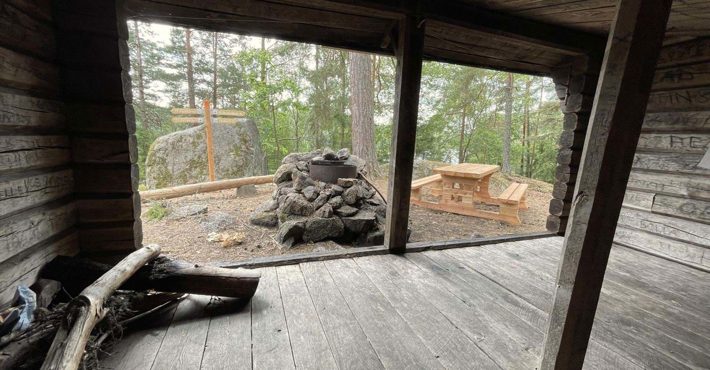 Vindskydd och bänkbord vid Nedre Långsjön,
Etapp: Rimforsa - Sätravallen
Linköpings kommun