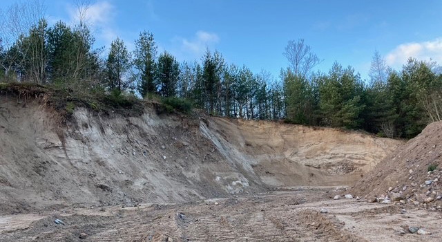 Backsvalehak restaurerat i fd sandtag.