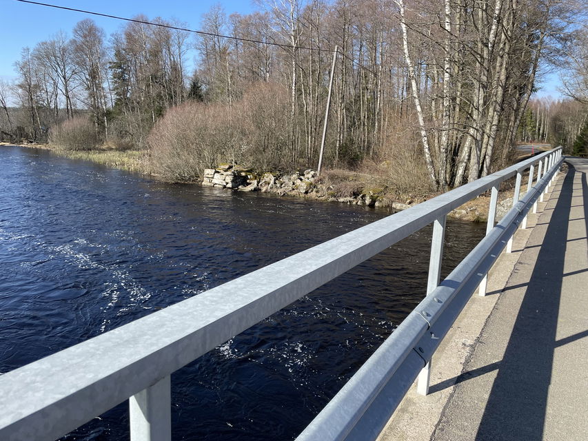Bron mellan Lyen och Rymmen