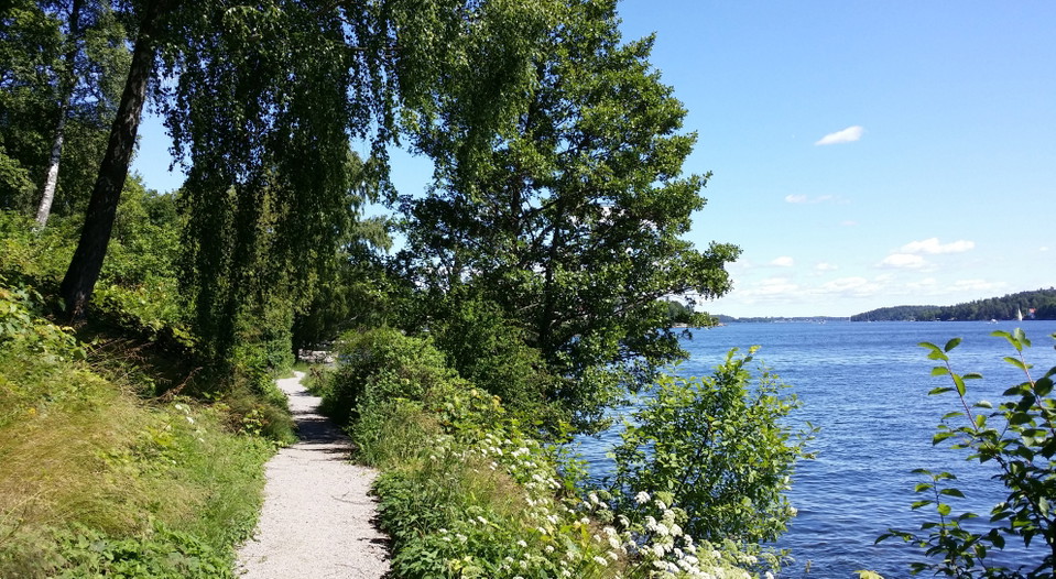 Strandstig vid Brevik. Foto Lidingö stad