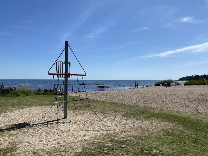 Klätternät och strand