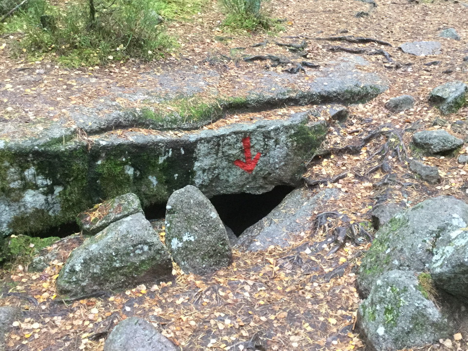 Gryttmynning med pil var man kan krypa ner