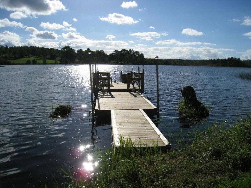 Egen brygga vid Trehörnasjön