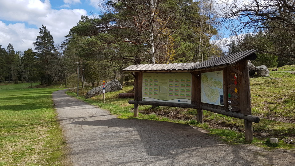 Starten för flera olika motionsspår vid Stockby. Foto Lidingö stad