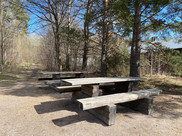 Rastplats, Gula stigen 