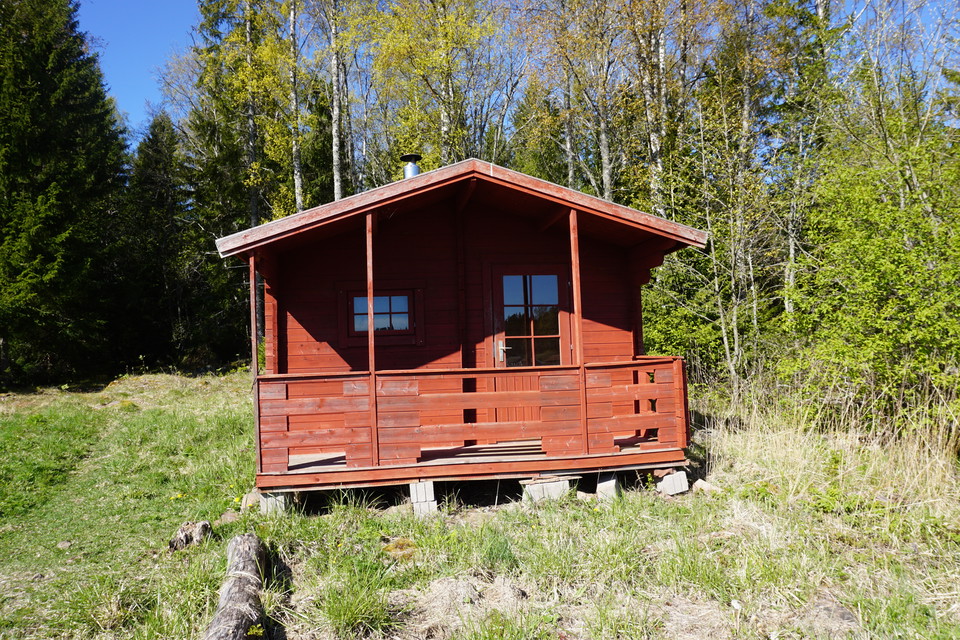 En röd bastu på ön Lövgrund