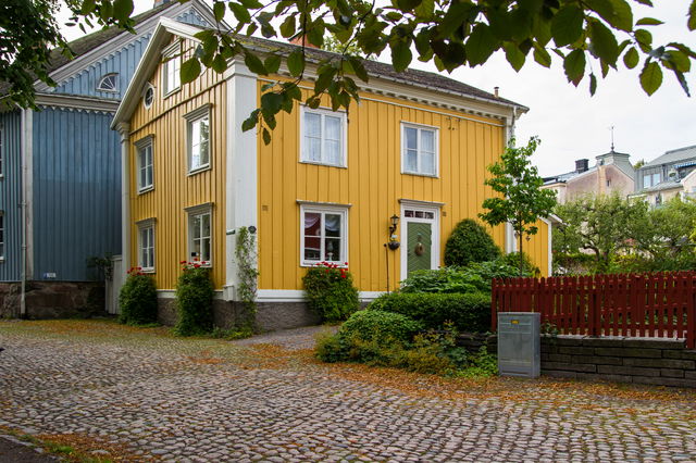 Nr 6: Det första huset byggdes redan 1648 – årtalet finns kvar i källaren, som är intakt.