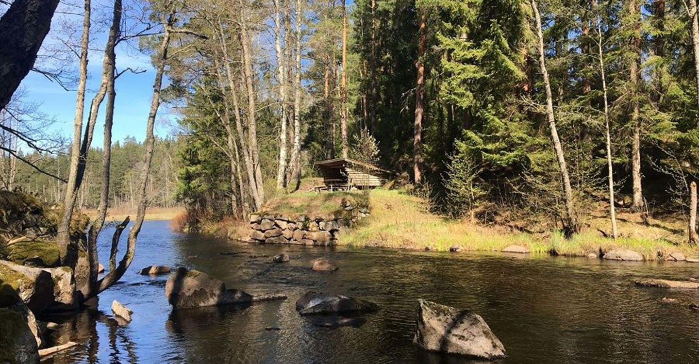 Vindskydd Ådala invid Bulsjöån.
Etapp: Norra Vi - Österbymo
Ydre