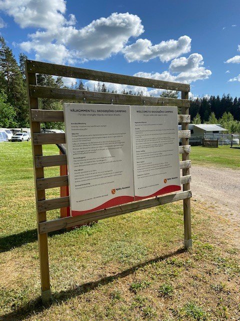 Informationsskylt vid campingplatsen