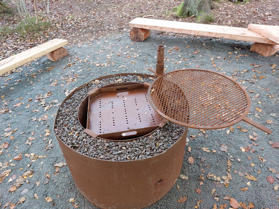 Ta med grillkol eller ved