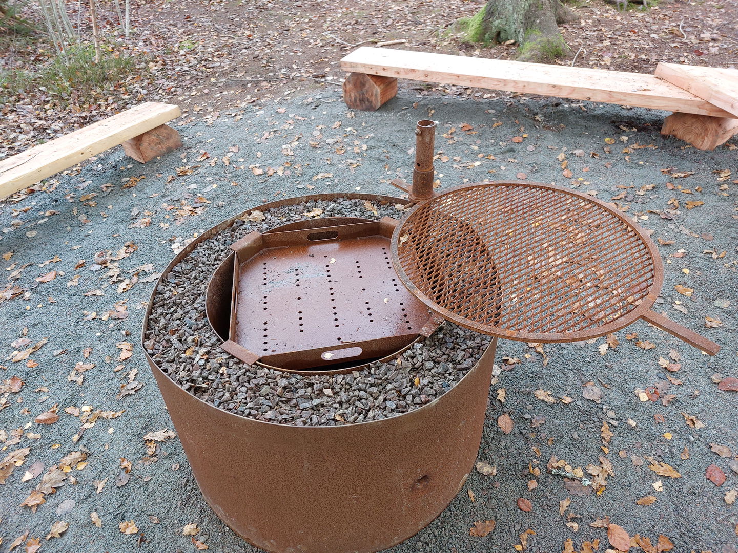 Ta med grillkol eller ved