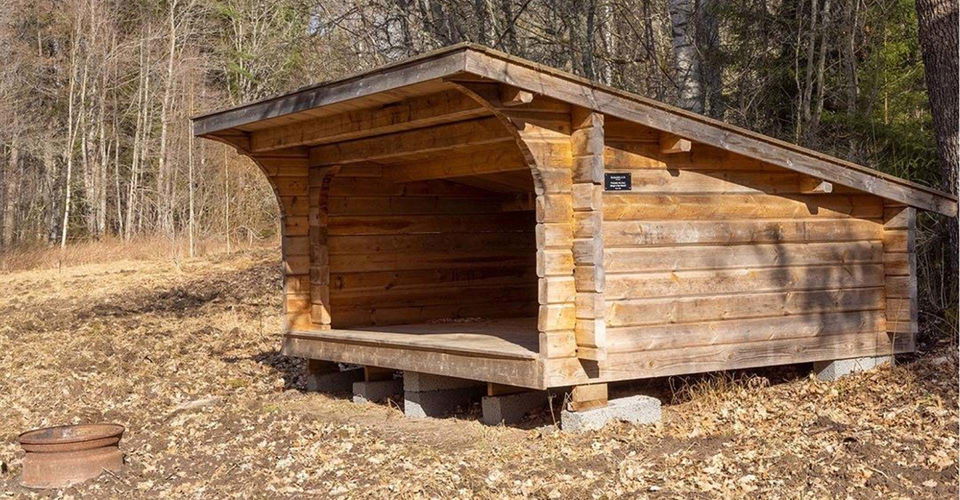 Vindskydd vid Gäddån. 
Etapp: Rejmyre-Regna. 
Finspång