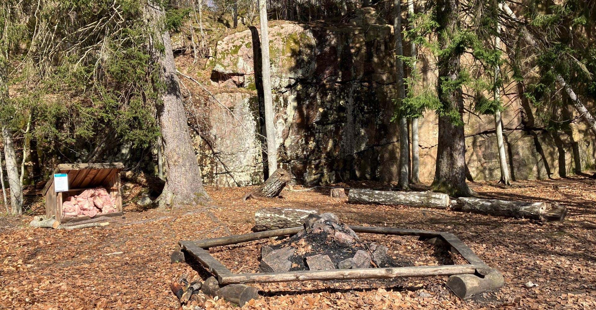 Ågelsjön rastplats vid klätterberg