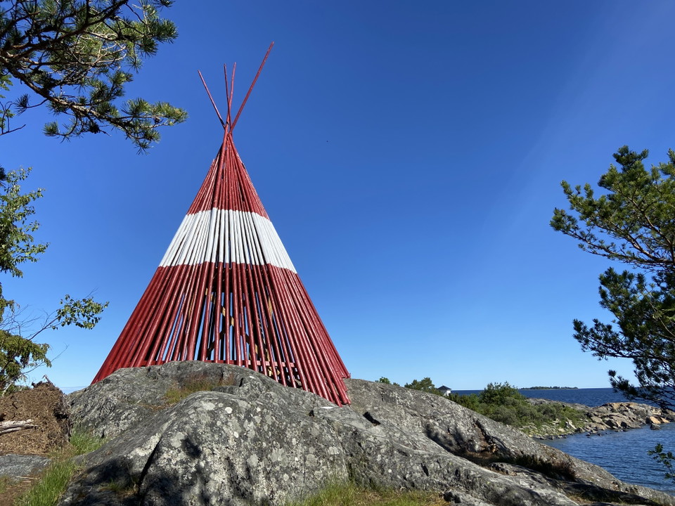 Sjömärket Klubbkasen längst ut på Ängskär.