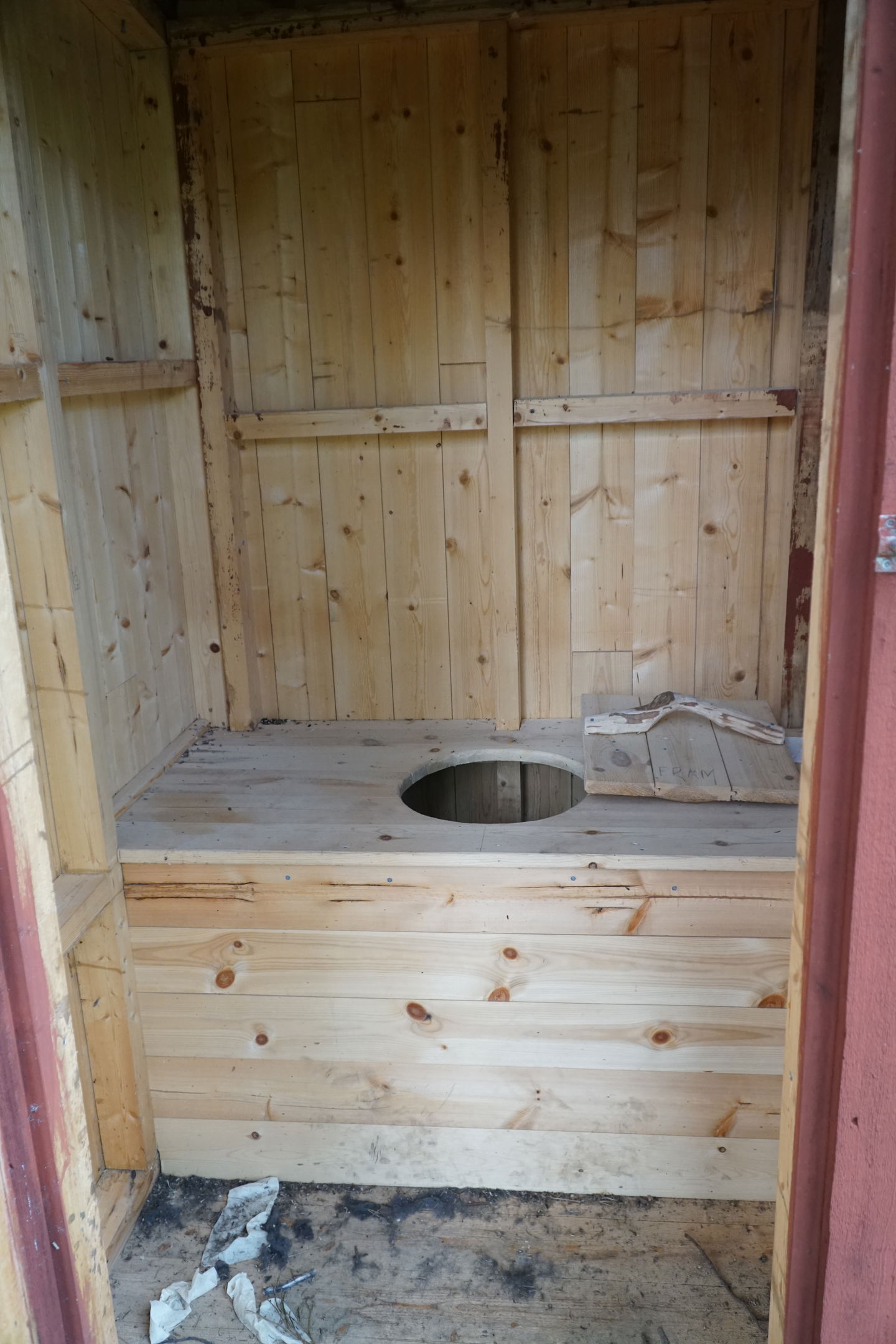 Outdoor toilet