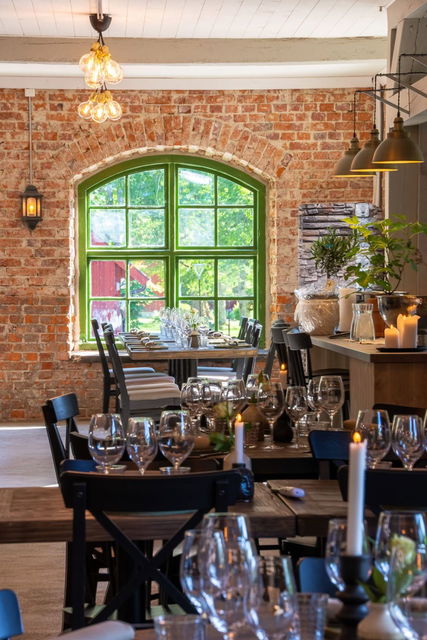 Dukade bord i restaurang