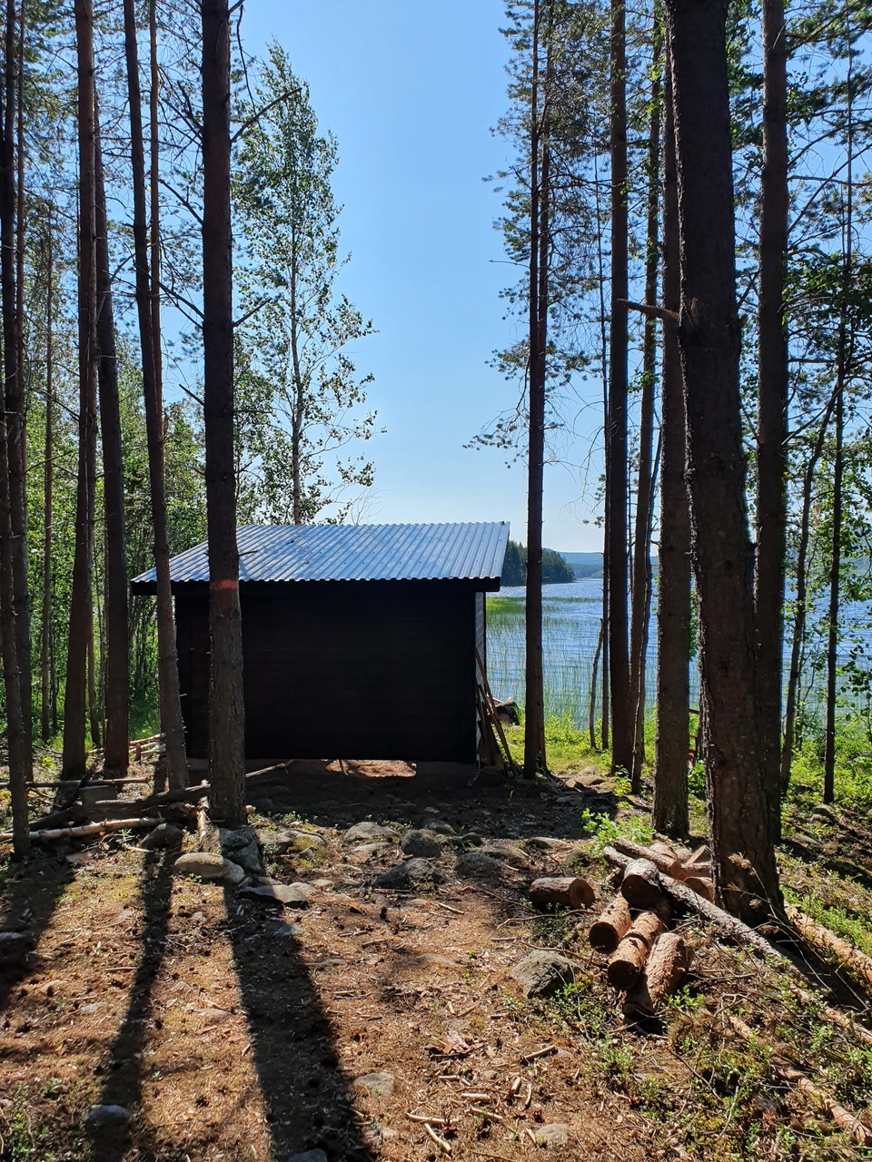 Vindskydd vid sjön Sandsjärv