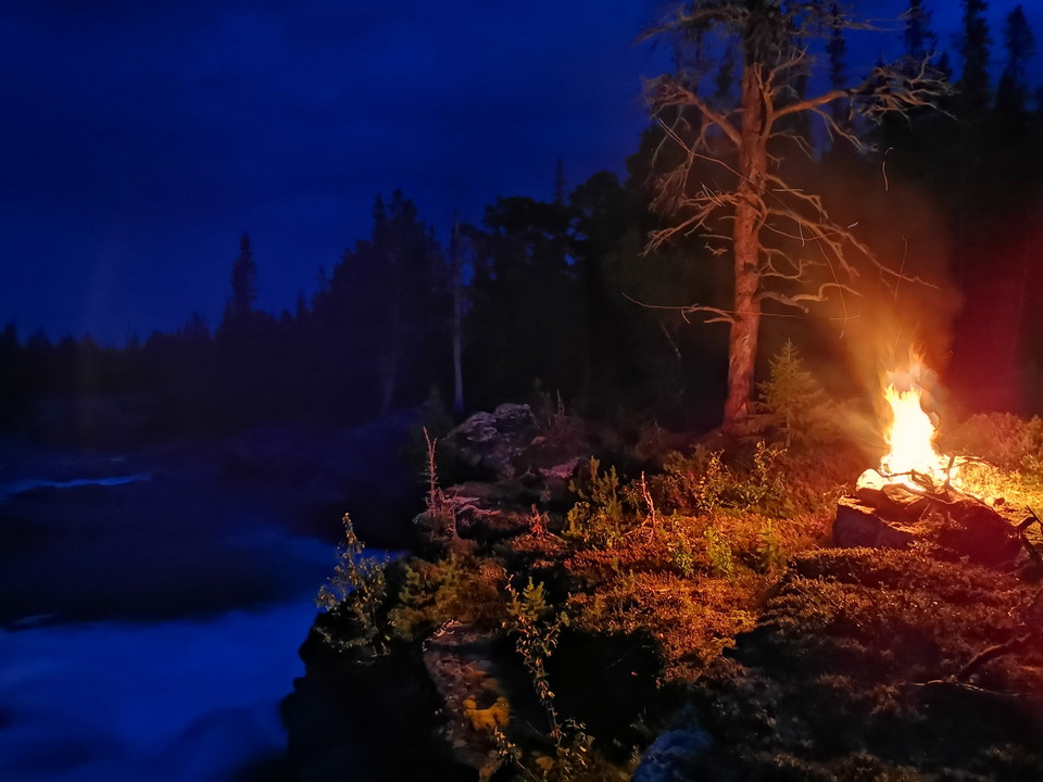 Kvällselden är magisk.