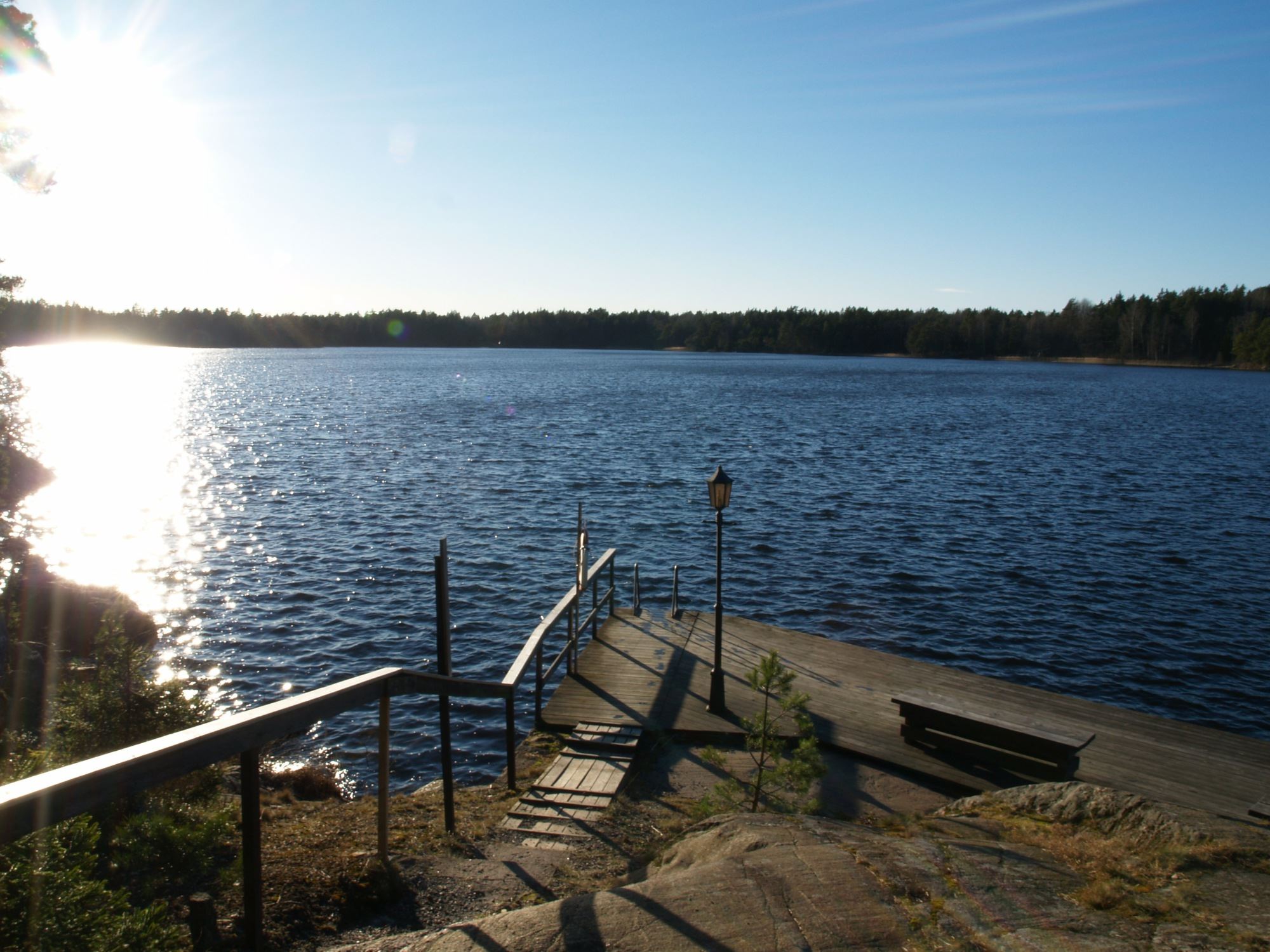 Vedeldad sjöbastu på Domarudden