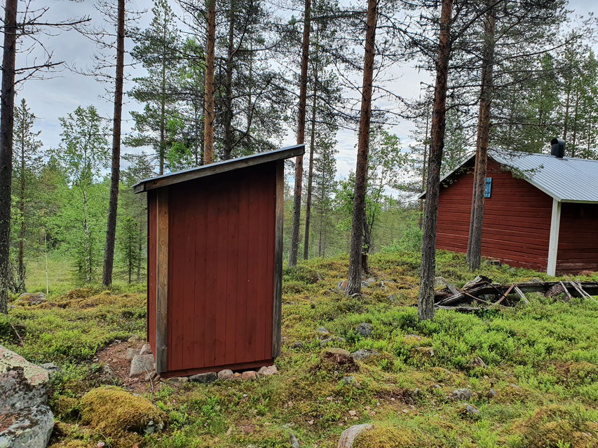 Outdoor toilet