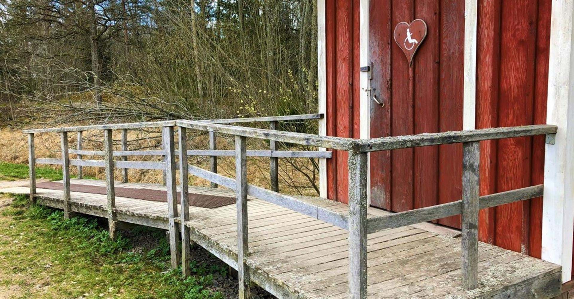 Tillgänglighetsanpassat dass vid Ekängsdalen. 
Etapp: Vidingsjö-Bjärka Säby, Rundslinga Ekängsdalen
Linköping