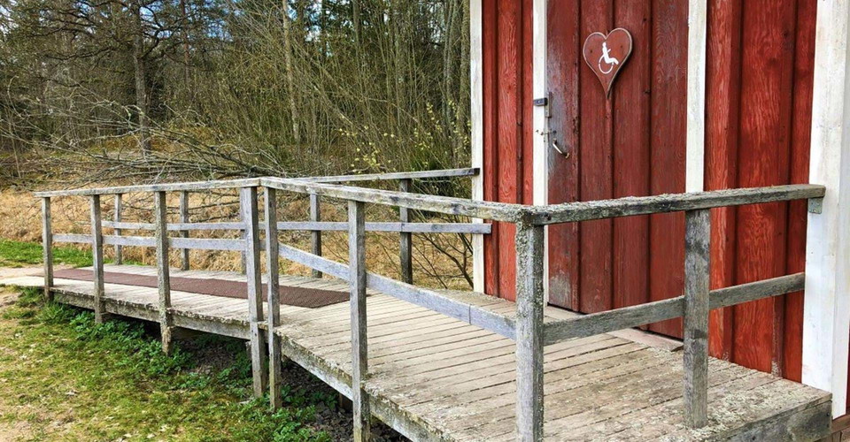 Tillgänglighetsanpassat dass vid Ekängsdalen. 
Etapp: Vidingsjö-Bjärka Säby, Rundslinga Ekängsdalen
Linköping