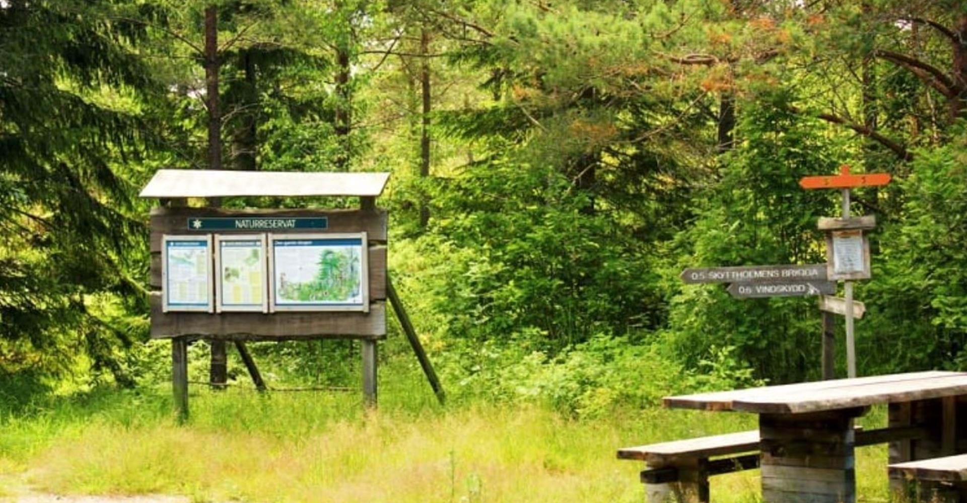 Parkering vid Skvättan, entré till Bråvikenbranten naturreservat