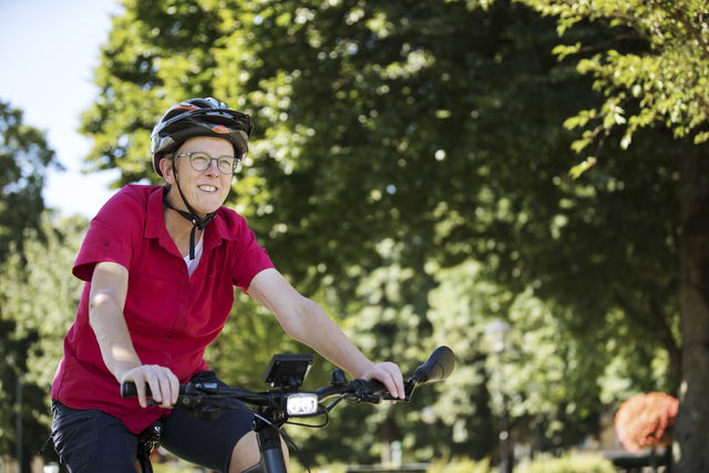 Cykla längs skyltade leder