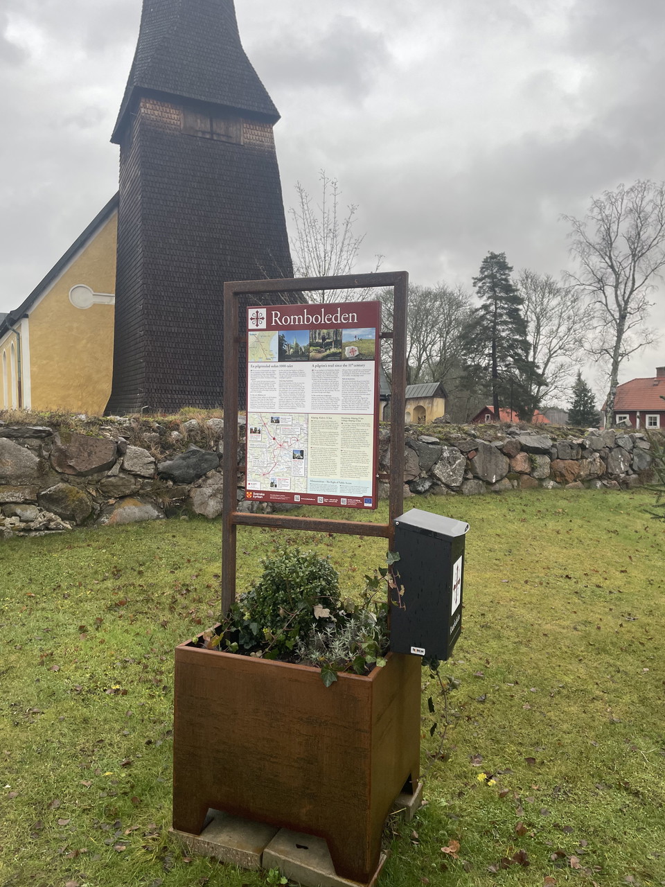 LeLedentré Malma kyrka med pilgrimspass och pilgrimsstämpel