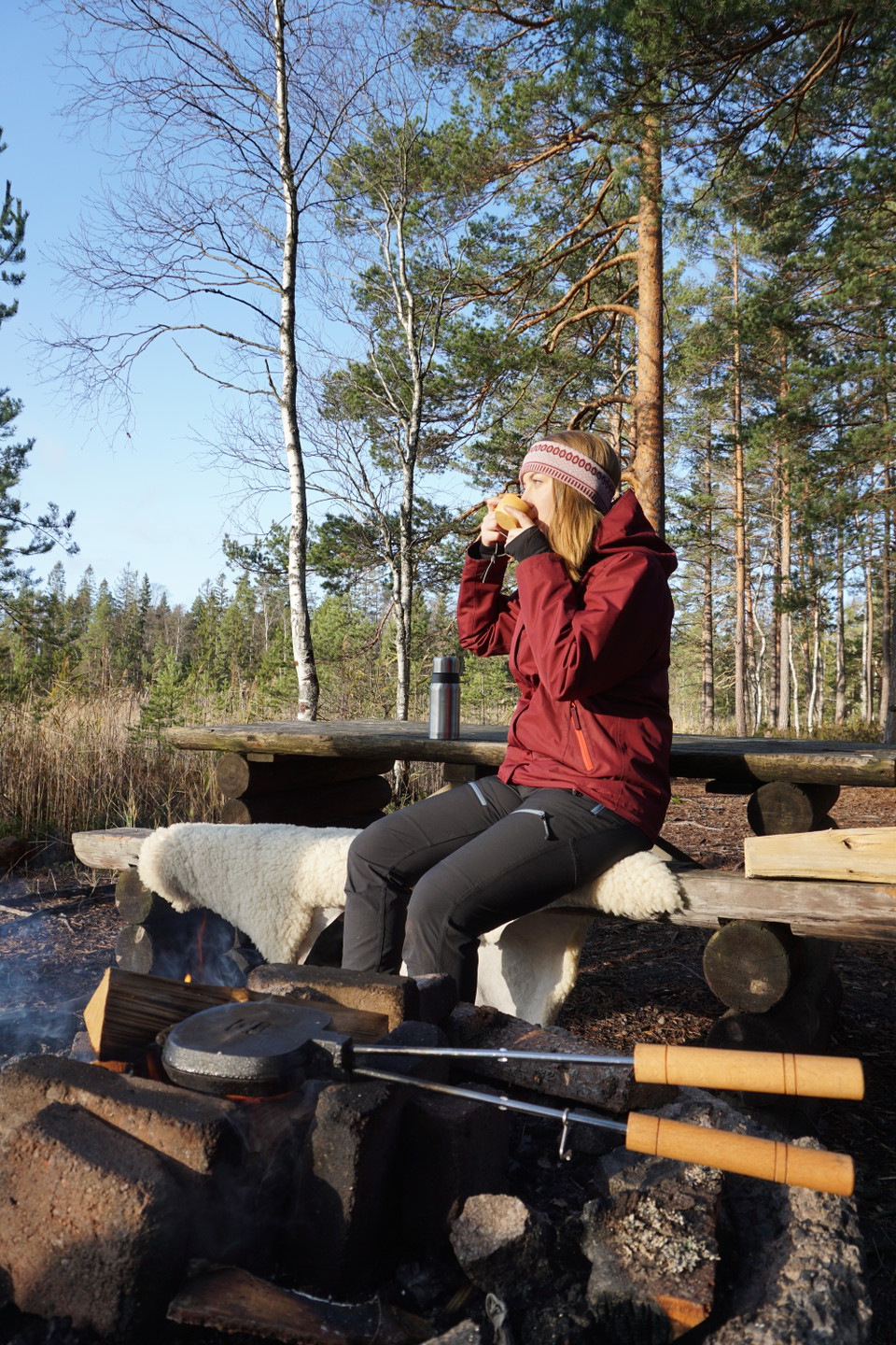 Kaffepaus vid rastplats Sjötorp