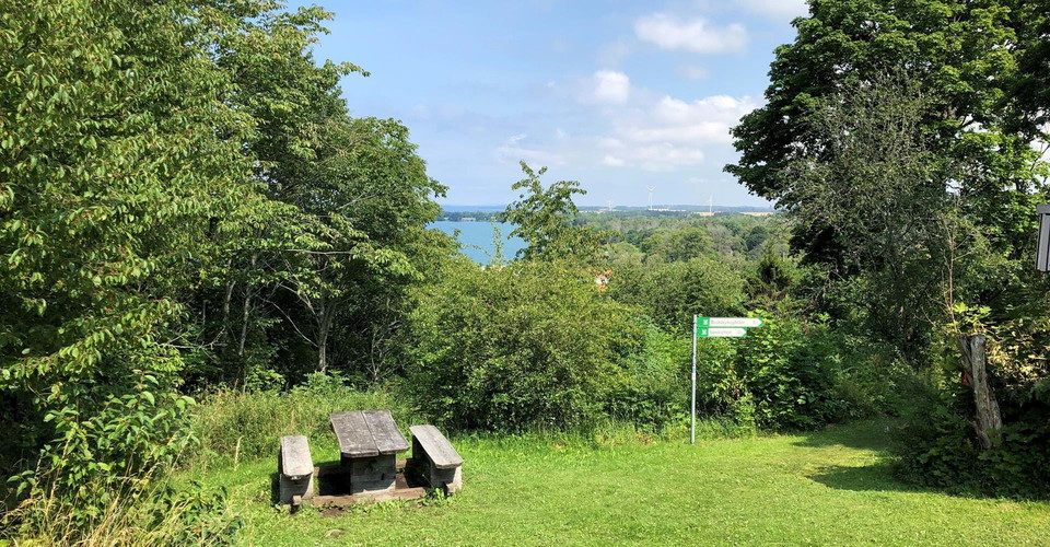 Drottning Ommas borg. 
Etapp: Omberg runt, Signaturleden. 
Vadstena