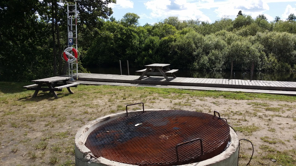 Grillplats med god plats för utemat